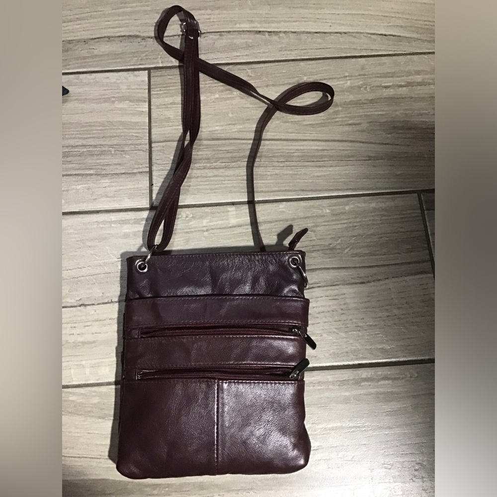 Chic Burgundy Leather Crossbody Bag